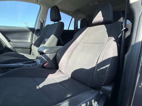 Used 2018 Toyota RAV4 XLE FWD image 8