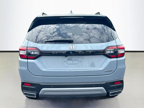Used 2024 Honda Pilot Touring image 6