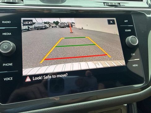 Certified 2024 Volkswagen Tiguan SE AWD/4WD image 22
