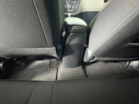 Used 2015 Kia Soul + FWD image 29