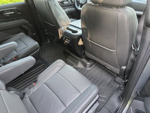 Used 2025 Chevrolet Tahoe Z71 w/ Z71 Off-Road Package AWD/4WD image 27