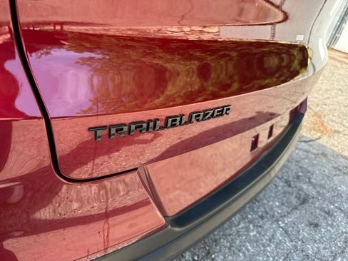 Used 2023 Chevrolet TrailBlazer RS FWD image 23