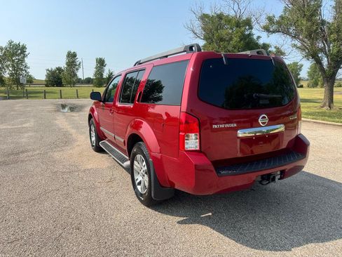 Used 2011 Nissan Pathfinder Silver AWD/4WD image 6