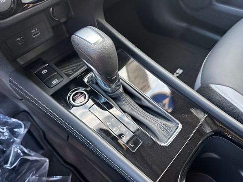 Certified 2024 Nissan Kicks SR w/ SR Premium Package image 19