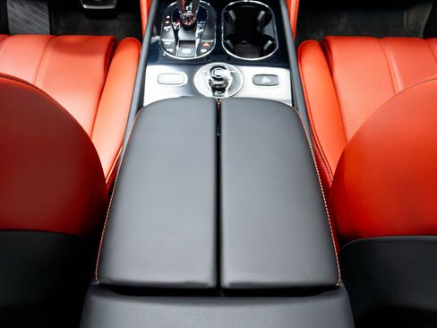 Used 2020 Bentley Bentayga V8 image 35