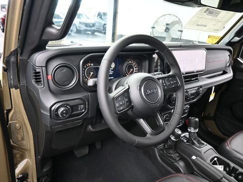 New 2026 Jeep Gladiator Rubicon w/ Steel Power Dome Hood Package AWD/4WD image 10