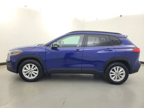 Used 2025 Toyota Corolla Cross LE image 7