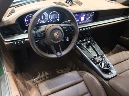 New 2026 Porsche 911 Carrera 4S image 4