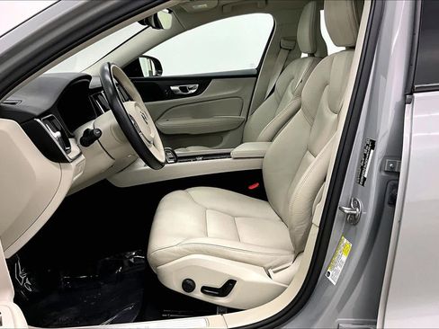 Used 2024 Volvo S60 B5 Plus image 8