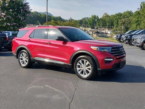 Certified 2023 Ford Explorer XLT w/ Equipment Group 202A AWD/4WD image 2