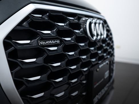 Certified 2025 Audi Q5 2.0T Premium image 21