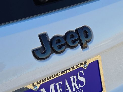 Used 2020 Jeep Grand Cherokee Altitude image 13