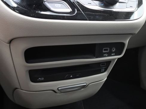 Used 2020 Chrysler Pacifica Touring-L Plus FWD image 45