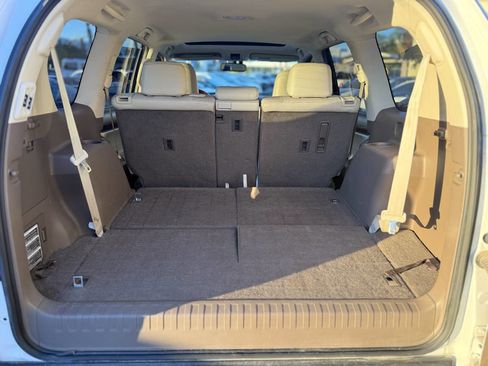 Used 2013 Lexus GX 460 image 32