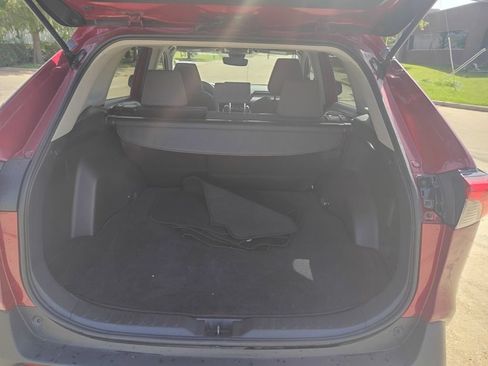 Used 2024 Toyota RAV4 XLE FWD image 12