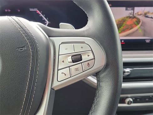 Used 2023 BMW X7 xDrive40i w/ Premium Package image 17