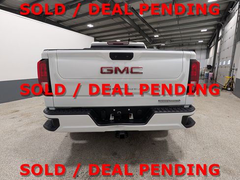Used 2022 GMC Sierra 1500 Elevation image 12