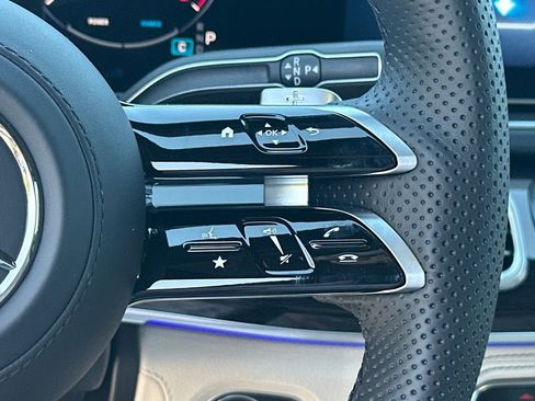 New 2026 Mercedes-Benz GLS 450 4MATIC image 28