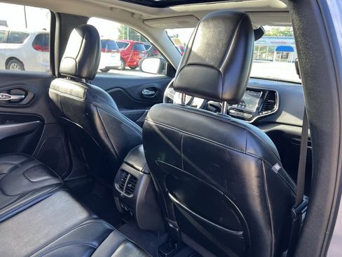 Used 2022 Jeep Cherokee Limited image 19