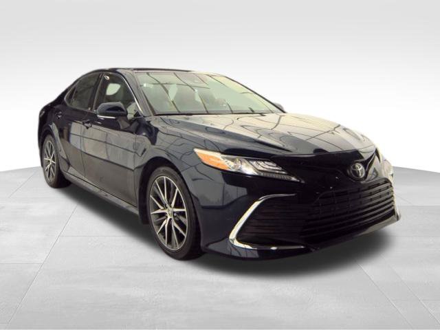 Used 2021 Toyota Camry XLE AWD/4WD image 2