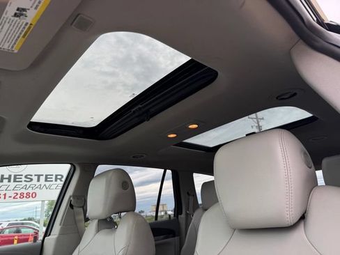 Used 2017 Buick Enclave Leather AWD/4WD image 10