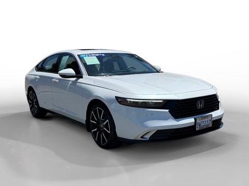 Used 2025 Honda Accord Touring image 7