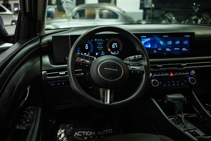 Used 2025 Hyundai Tucson SEL FWD image 16