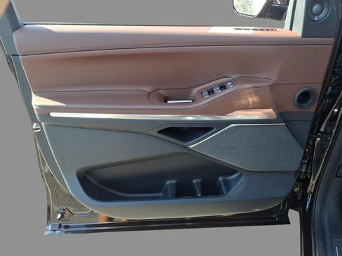 New 2026 Lincoln Navigator Reserve AWD/4WD image 16