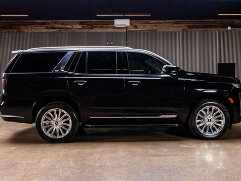 Used 2023 Cadillac Escalade Premium Luxury RWD image 4