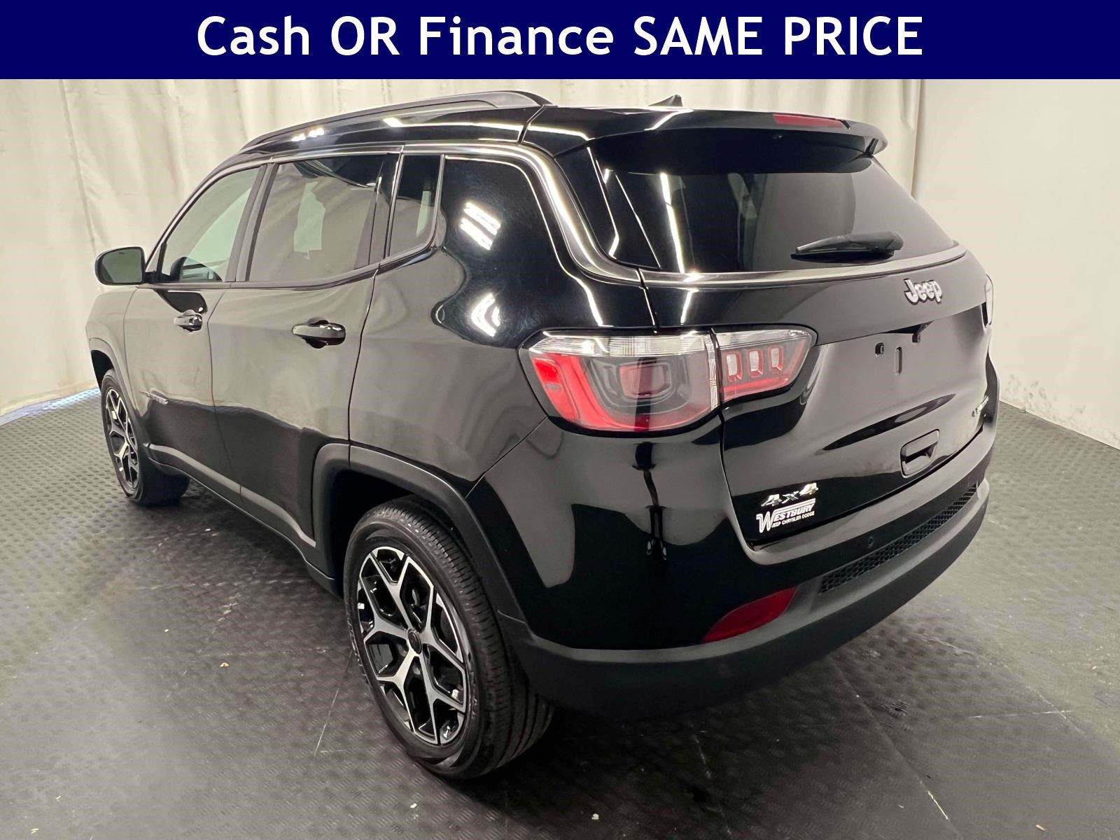 Used 2025 Jeep Compass Limited AWD/4WD image 8