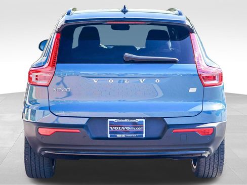 Used 2023 Volvo XC40 Recharge Core image 6