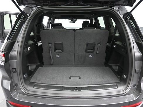 New 2025 Jeep Grand Cherokee L Laredo image 20