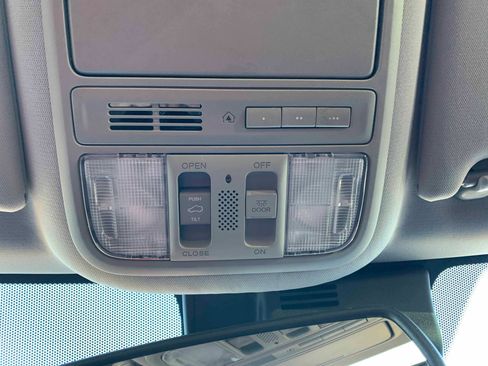 Used 2016 Honda Pilot Touring image 27