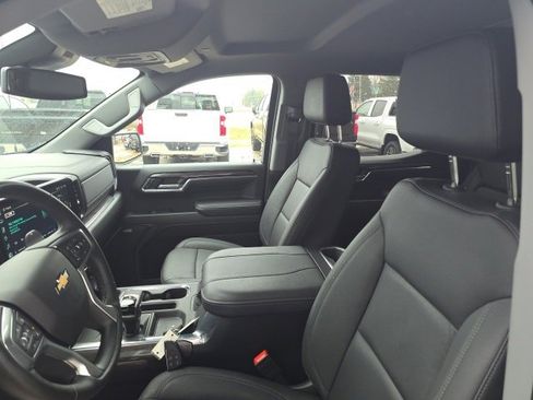 Used 2024 Chevrolet Silverado 1500 LTZ image 17