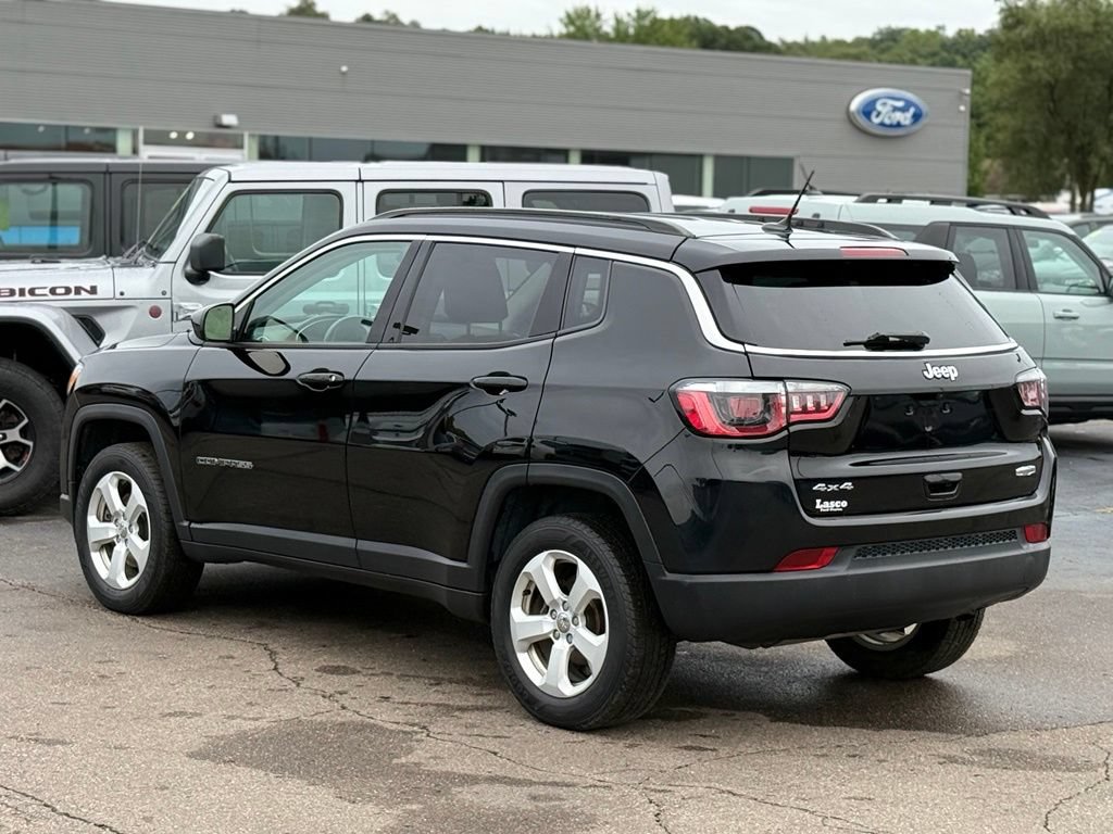 Used 2018 Jeep Compass Latitude w/ Cold Weather Group AWD/4WD image 32