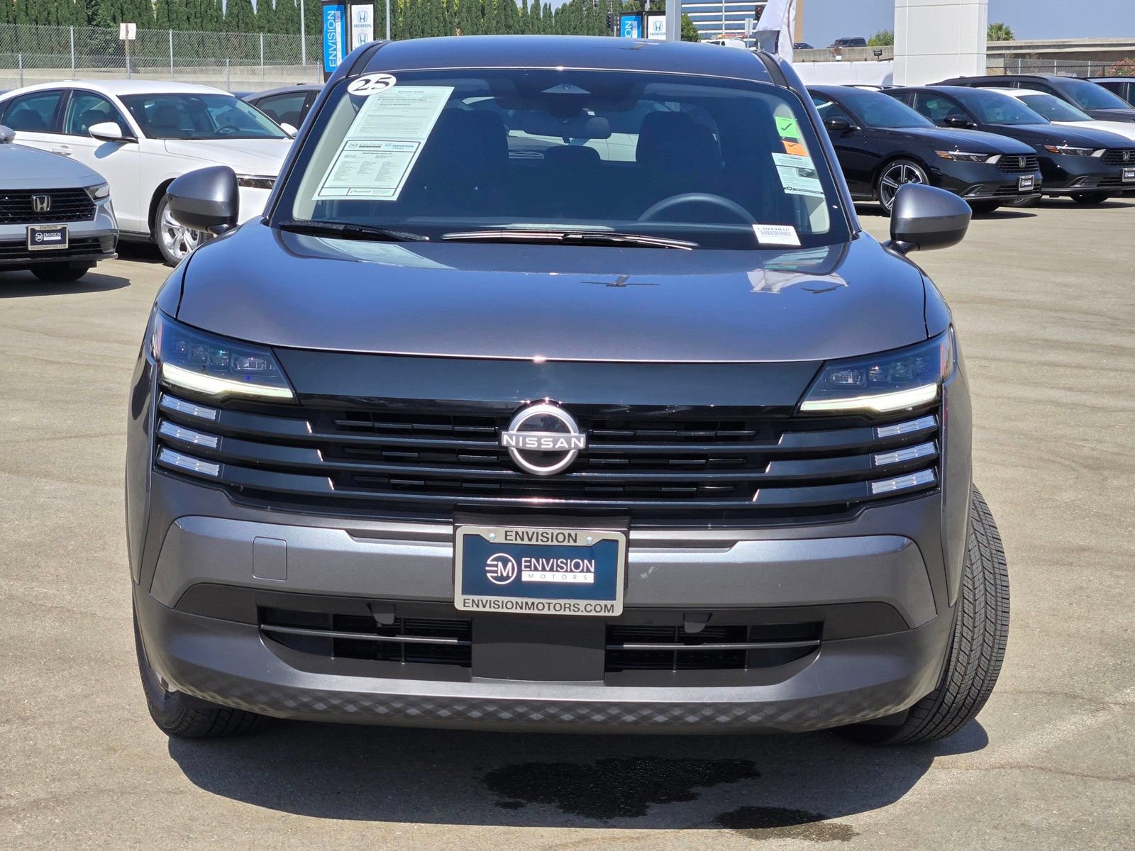 Used 2025 Nissan Kicks SV AWD/4WD image 2