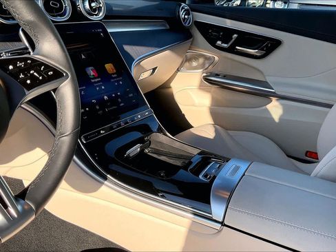 Used 2025 Mercedes-Benz CLE 300 4MATIC Cabriolet image 19