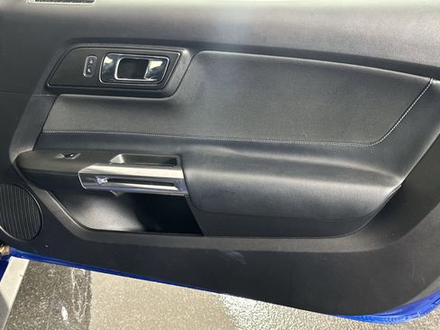 Used 2017 Ford Mustang Coupe image 34