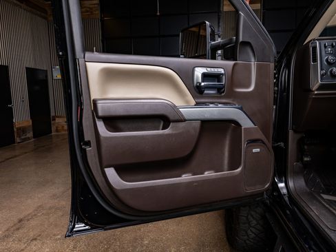 Used 2019 Chevrolet Silverado 2500 LTZ w/ Duramax Plus Package image 34