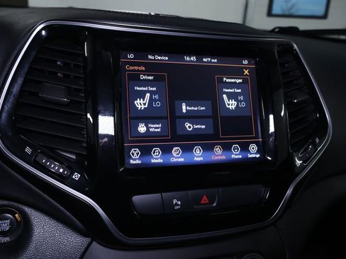 Used 2020 Jeep Cherokee Limited image 32