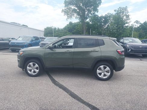 Used 2021 Jeep Compass Latitude w/ Convenience Group AWD/4WD image 4