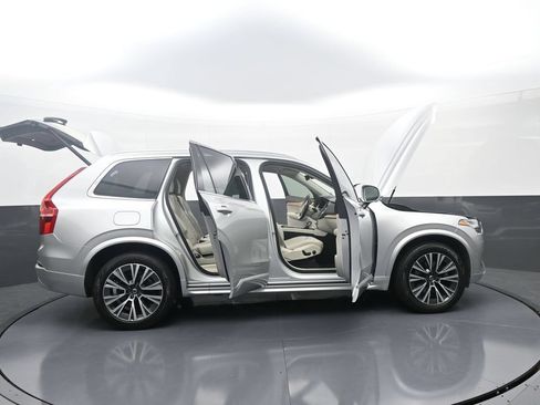 Used 2022 Volvo XC90 T6 Momentum w/ Advanced Package AWD/4WD image 45
