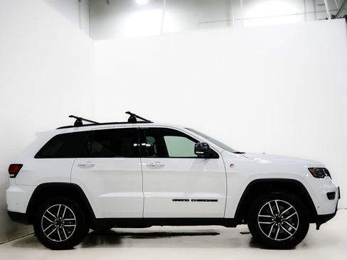 Used 2021 Jeep Grand Cherokee Trailhawk w/ Trailhawk Luxury Group AWD/4WD image 5