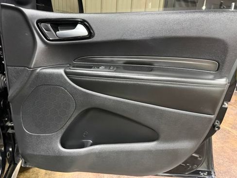 Used 2022 Dodge Durango SXT w/ Anodized Platinum Package AWD/4WD image 26