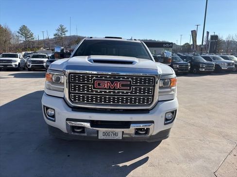 Used 2019 GMC Sierra 3500 Denali w/ Duramax Plus Package image 2