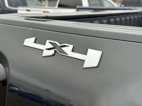 Used 2022 GMC Sierra 2500 SLE w/ SLE Value Package; image 8