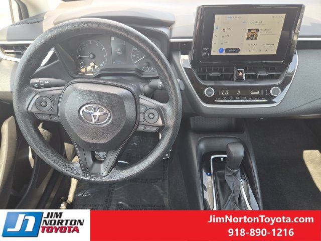 Used 2025 Toyota Corolla LE FWD image 26