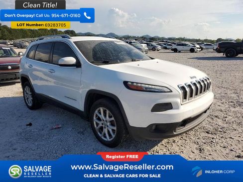 Used 2018 Jeep Cherokee Latitude w/ Cold Weather Group FWD image 5