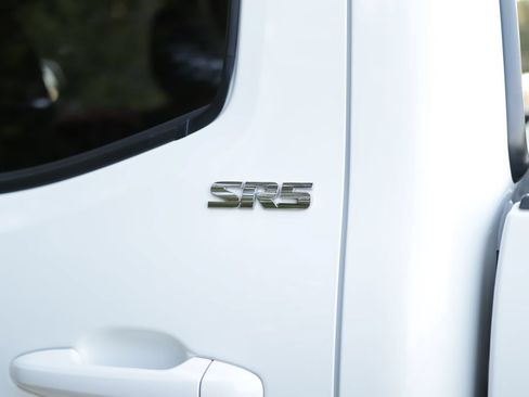 Used 2023 Toyota Tacoma SR5 AWD/4WD image 34