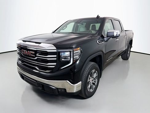 Used 2026 GMC Sierra 1500 SLT AWD/4WD image 3